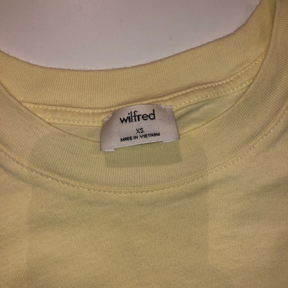 Aritzia t-shirt crop top - Picture 2 of 3